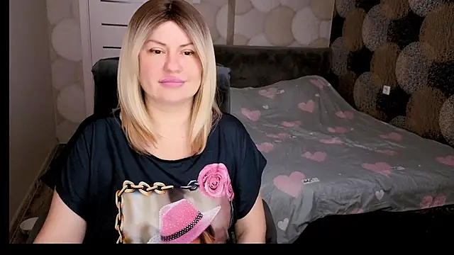 CrystallKiss online show from October 3, 2025, 2:30 am