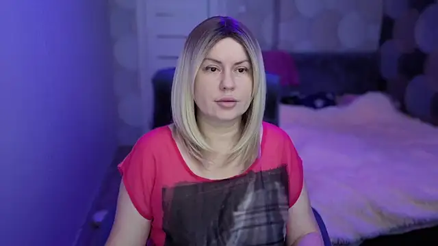 CrystallKiss online show from October 3, 2025, 4:15 pm