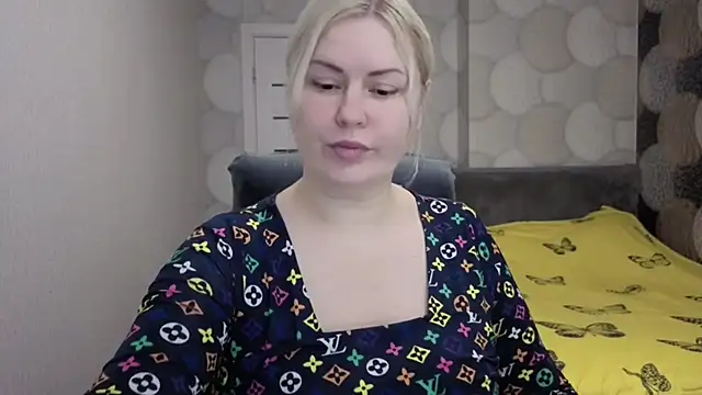 CrystallKiss online show from November 29, 2025, 11:19 pm