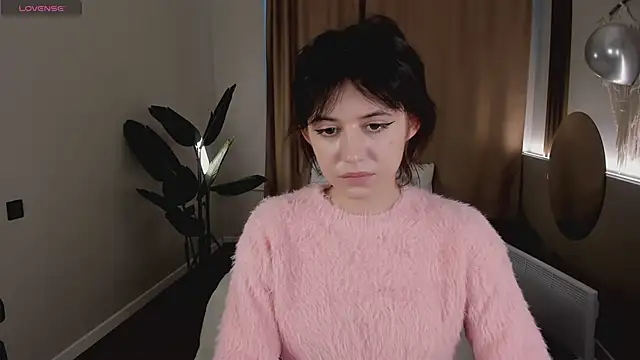 chloe dreammm online show from February 3, 2026, 12:32 pm