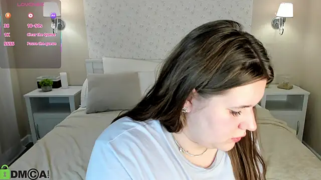 Chloee White online show from October 12, 2025, 6:45 am