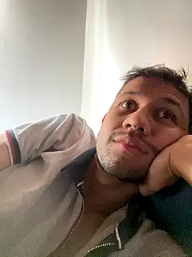 Michaell Spinelly online show from October 5, 2025, 2:15 pm