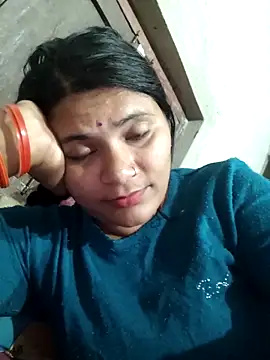 Snapshot of couple_71 chatting on November 28, 2025, 6:49 am couple 71 online show from November 28, 2025, 6:49 am