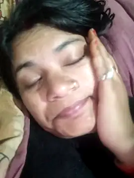 Snapshot of couple_71 chatting on November 28, 2025, 8:11 pm couple 71 online show from November 28, 2025, 8:11 pm