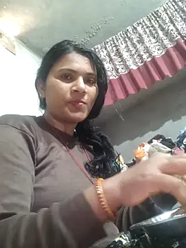 Snapshot of couple_71 chatting on December 3, 2025, 5:37 am couple 71 online show from December 3, 2025, 5:37 am