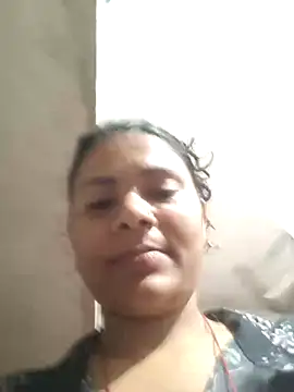 Snapshot of couple_71 chatting on February 15, 2026, 7:51 am couple 71 online show from February 15, 2026, 7:51 am