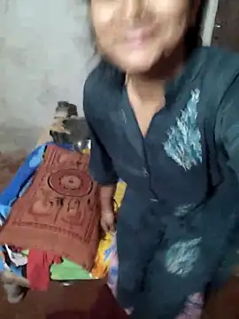 Snapshot of couple_71 chatting on February 16, 2026, 5:14 am couple 71 online show from February 16, 2026, 5:14 am