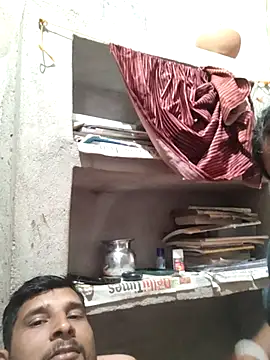 Snapshot of couple_71 chatting on February 19, 2026, 4:52 am couple 71 online show from February 19, 2026, 4:52 am