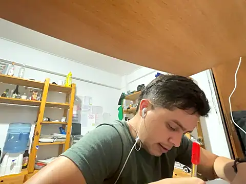 Snapshot of Haustin202 chatting on October 12, 2025, 3:27 am Haustin202 online show from October 12, 2025, 3:27 am