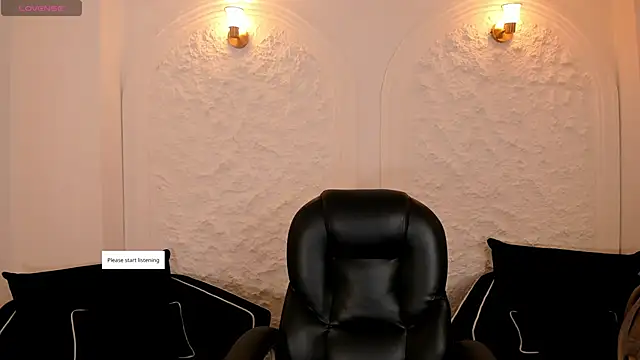 Snapshot of SarahYates chatting on May 9, 2026, 3:45 am SarahYates online show from May 9, 2026, 3:45 am