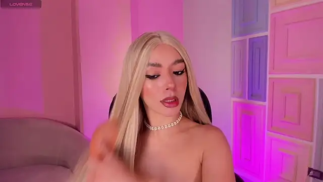 IsabellaMoreau online show from June 9, 2026, 7:36 pm