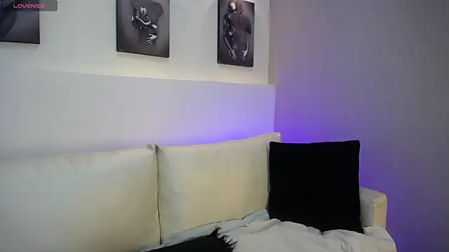 VeronicaBlake online show from April 10, 2026, 12:54 pm