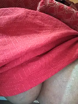 Dassing strip couple online show from April 19, 2026, 8:24 am