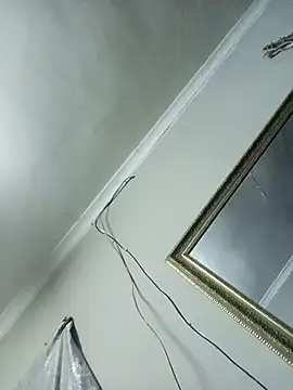 ShySexyBaddiexx online show from October 24, 2025, 8:27 pm