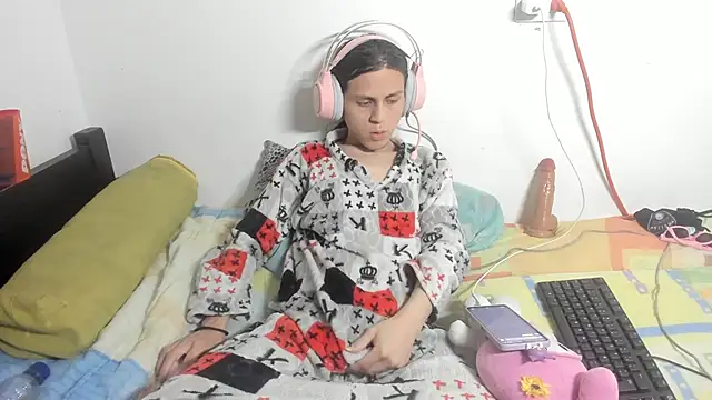 Petite-Goth online show from November 15, 2025, 11:21 pm