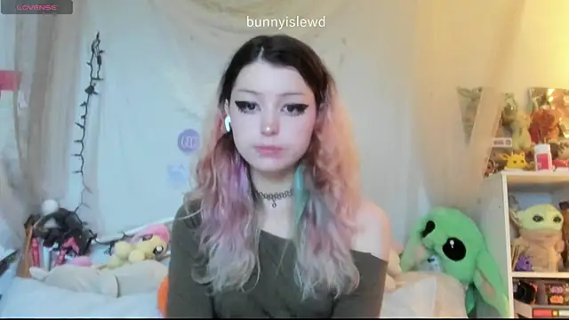 Snapshot of bunnyislewd chatting on July 24, 2026, 4:21 am bunnyislewd online show from July 24, 2026, 4:21 am