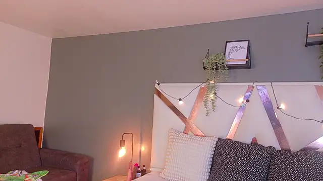 JenaCooper  online show from January 9, 2026, 7:37 pm