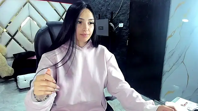 Issabela Mackey  online show from November 27, 2025, 4:36 am