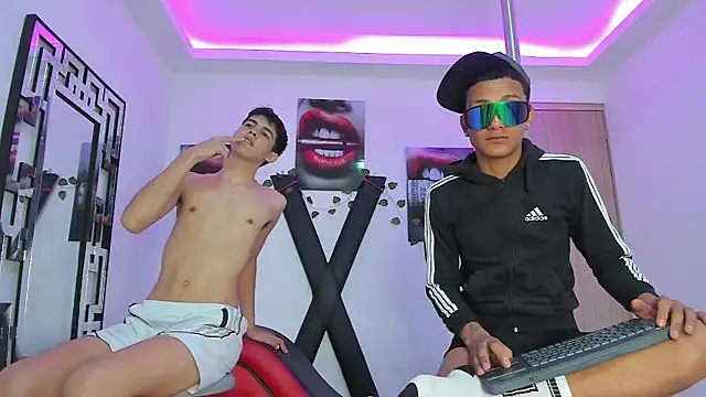 TWINKS FRIENDS online show from September 30, 2025, 7:24 am