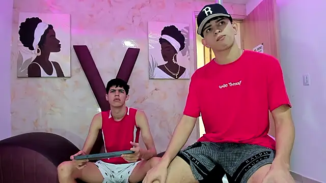 TWINKS FRIENDS online show from January 14, 2026, 1:17 pm