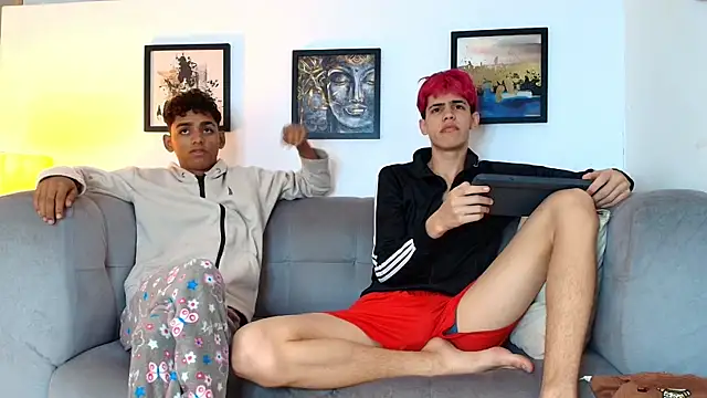 TWINKS FRIENDS online show from June 4, 2026, 1:06 pm