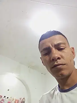 paisita122 online show from April 20, 2026, 2:36 am