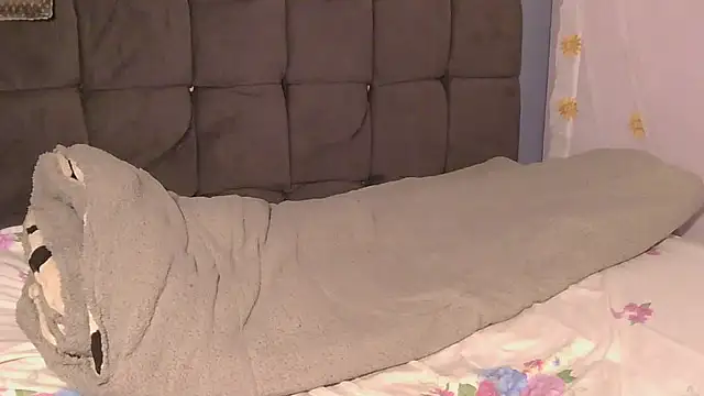 Snapshot of AfricanDickza chatting on October 2, 2025, 5:25 am AfricanDickza online show from October 2, 2025, 5:25 am