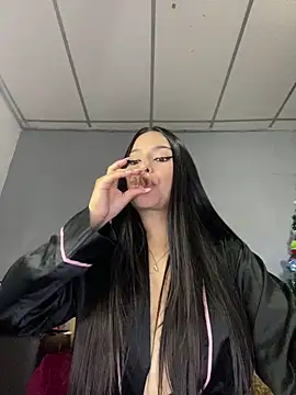 conejitadayy online show from December 4, 2025, 6:12 am