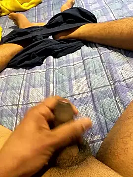 girlslvrs online show from January 8, 2026, 2:19 pm