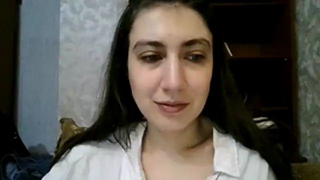 summerrrcat online show from October 21, 2025, 9:04 pm