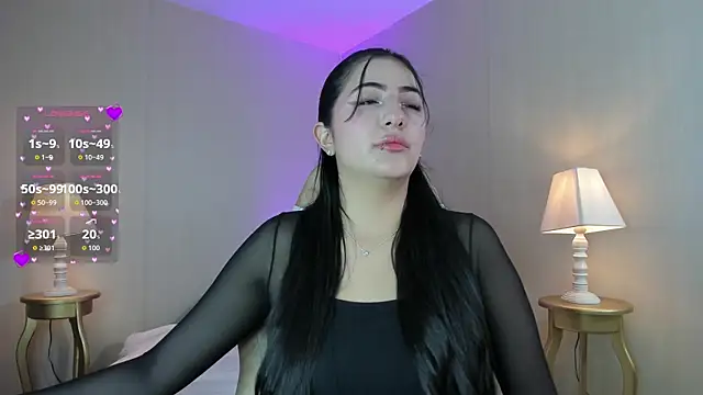 alessiafiore  online show from October 1, 2025, 1:06 pm