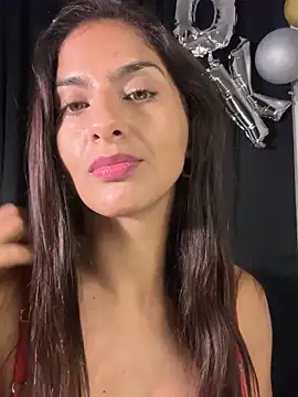 chicachocolate01 online show from April 9, 2026, 5:18 am