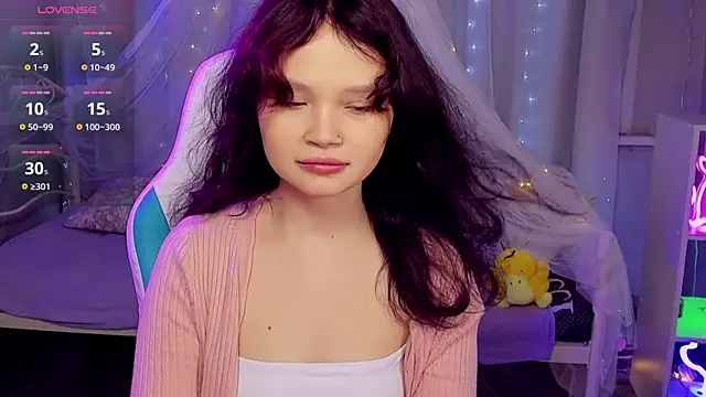 Snapshot of EmilyChaves chatting on April 15, 2026, 7:37 am EmilyChaves online show from April 15, 2026, 7:37 am