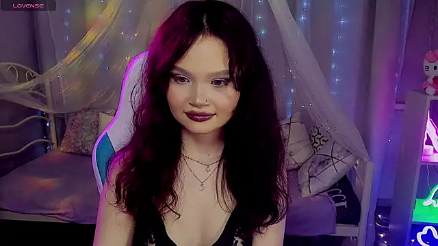 Snapshot of EmilyChaves chatting on May 3, 2026, 11:49 am EmilyChaves online show from May 3, 2026, 11:49 am