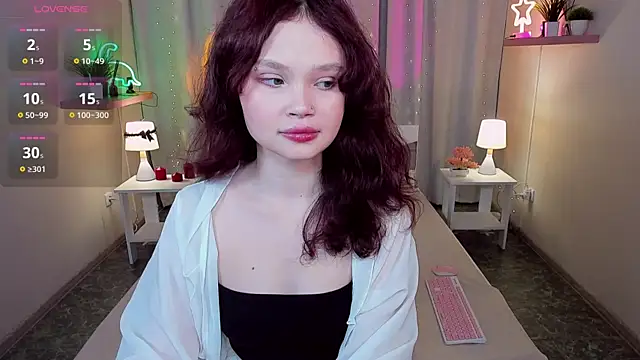 Snapshot of EmilyChaves chatting on June 2, 2026, 6:48 am EmilyChaves online show from June 2, 2026, 6:48 am