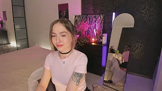 Annie Leone online show from April 18, 2026, 7:07 pm