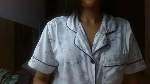 Snapshot of Mini_Meera chatting on June 1, 2026, 9:05 pm Mini Meera online show from June 1, 2026, 9:05 pm