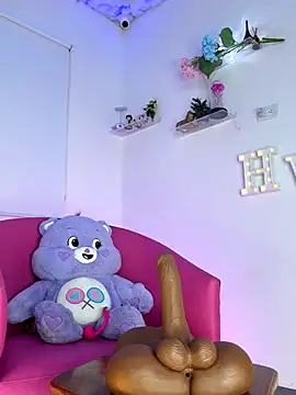 Helen Vidall online show from October 6, 2025, 3:48 am