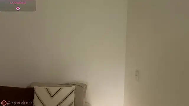 Evelyn  16 online show from December 2, 2025, 8:48 pm