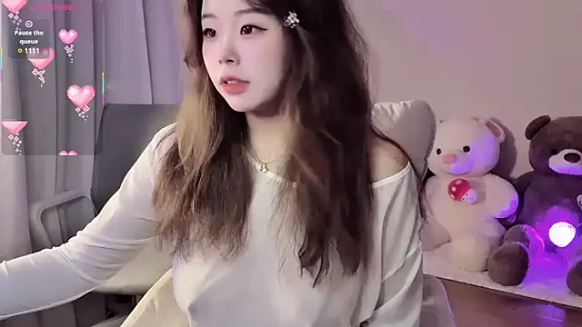 xiaotanbaby online show from December 16, 2025, 4:23 pm