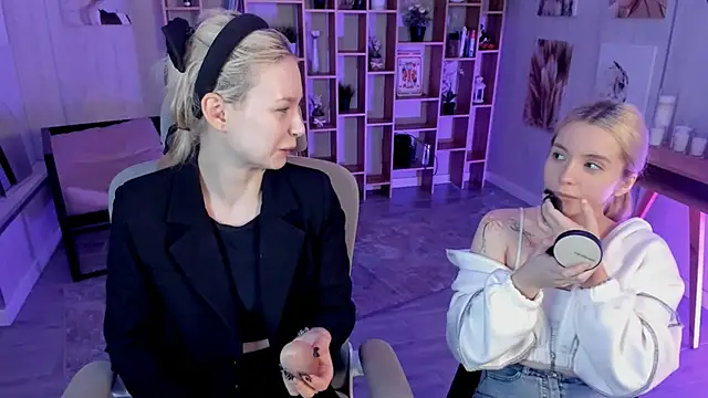 AuroraWrenfield online show from September 20, 2025, 4:46 am