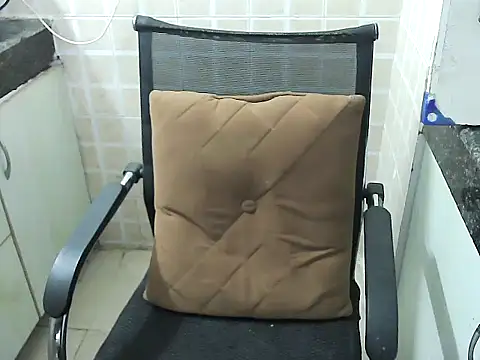 lovepihuu online show from November 8, 2025, 5:40 am