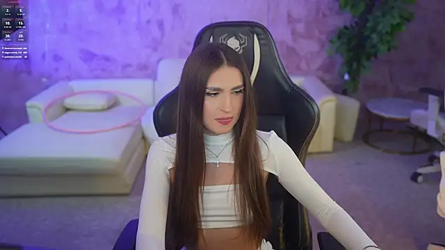 Snapshot of Goldie_Flame chatting on October 9, 2025, 6:50 pm Goldie Flame online show from October 9, 2025, 6:50 pm