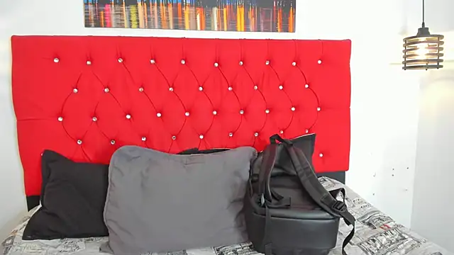 carolinacrus01 online show from September 24, 2025, 3:48 pm