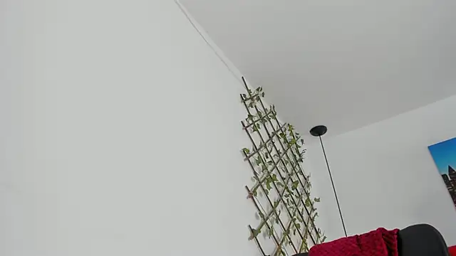 carolinacrus01 online show from November 11, 2025, 2:17 pm