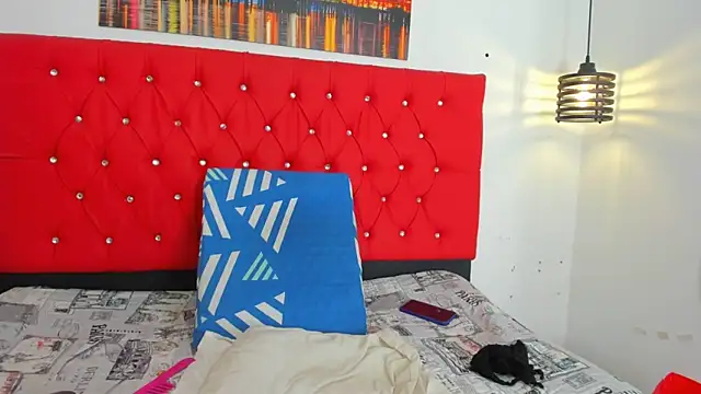 Snapshot of carolinacrus01 chatting on January 6, 2026, 3:05 pm carolinacrus01 online show from January 6, 2026, 3:05 pm