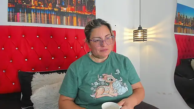 Snapshot of carolinacrus01 chatting on February 9, 2026, 4:33 pm carolinacrus01 online show from February 9, 2026, 4:33 pm