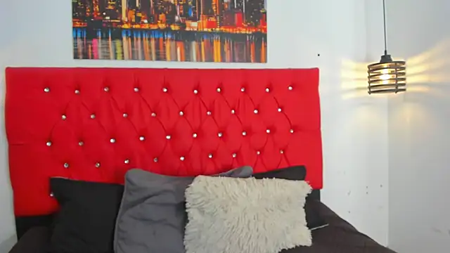 Snapshot of carolinacrus01 chatting on February 15, 2026, 4:47 pm carolinacrus01 online show from February 15, 2026, 4:47 pm