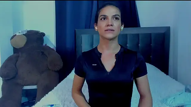 ISA BELLA VZL online show from November 4, 2025, 10:42 pm