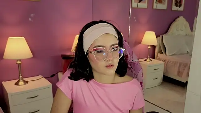 LiLLiAnderson online show from November 6, 2025, 11:44 am